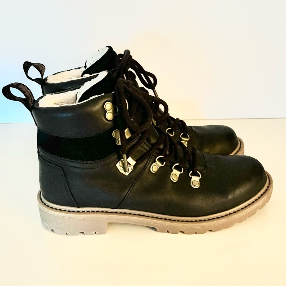 TOMS Black Faux Fur Lined Lace-Up Winter Boots Women’s Size 8